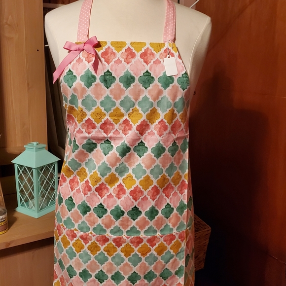 APRONS - Picture 15 of 16